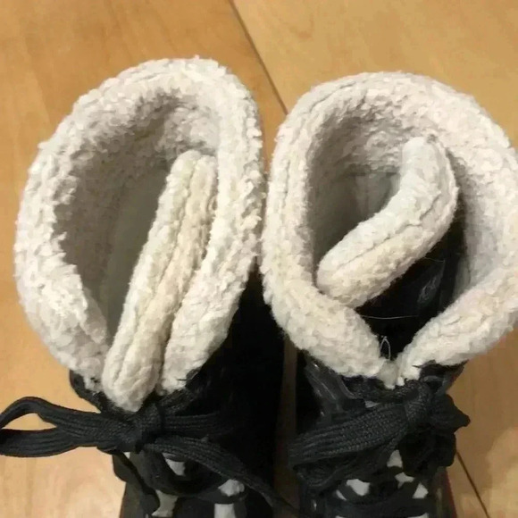 Khombu black leather faux fur lined lace up boots.size 8.5 - Picture 4 of 12